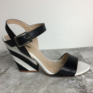 Neiman Marcus Lourdes Black and White Leather Wedge Sandals Sz 10M...that Heel!